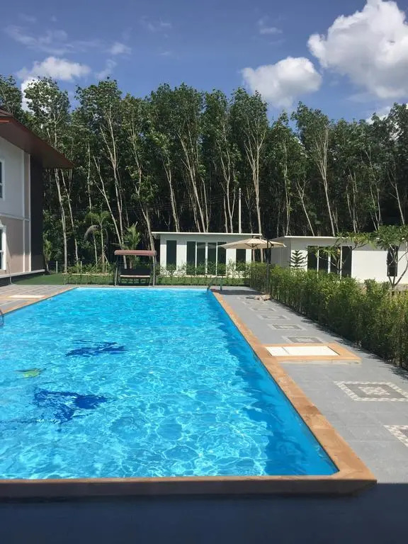 Pool House Lansaka