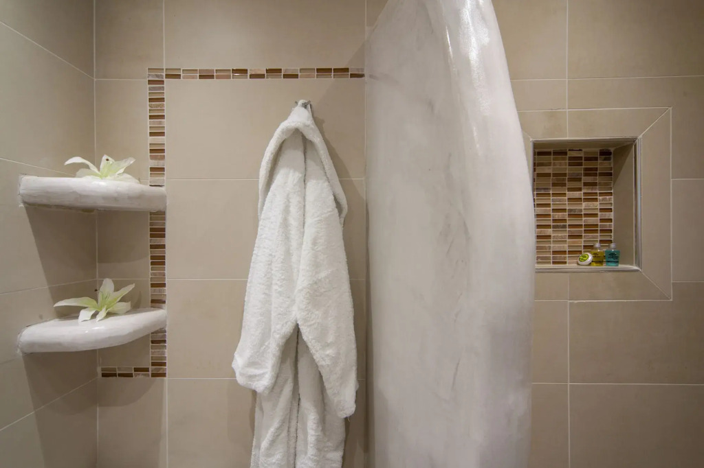 Daedalus Hotel