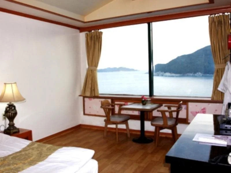 Goodstay Jangseungpo Beach Hotel