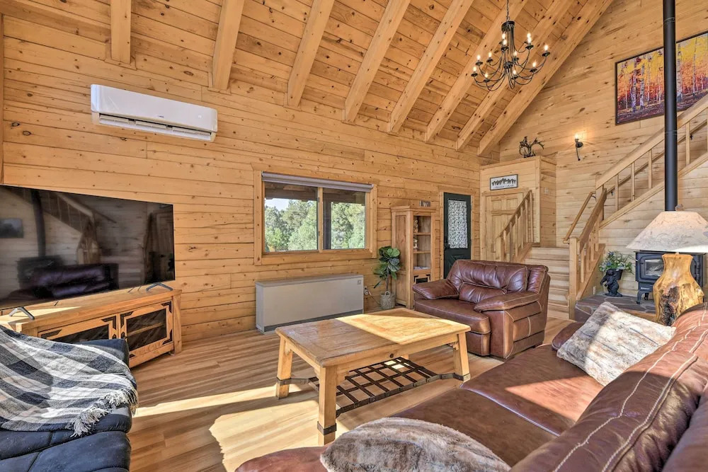 Lazy Beaver Lodge Pagosa Cabin w/ Deck, Fire Pit