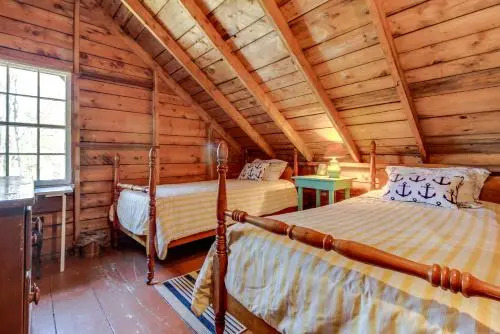 Historic Home with Large Deck, Free WiFi, Washer/Dryer - Near Beach and Downtown