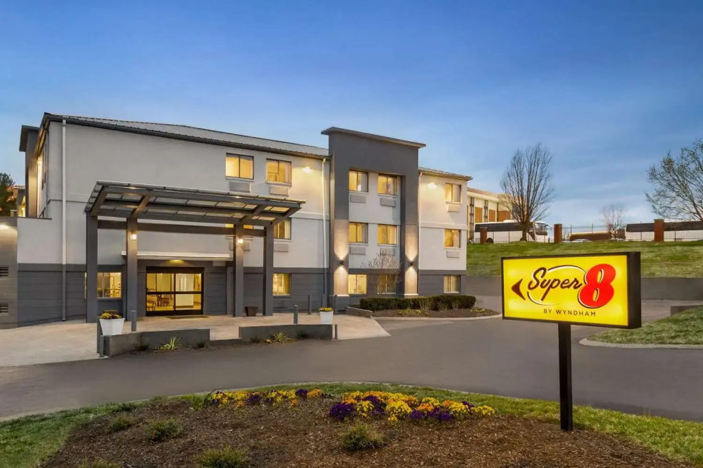Luxe Hotel Nashville Airport