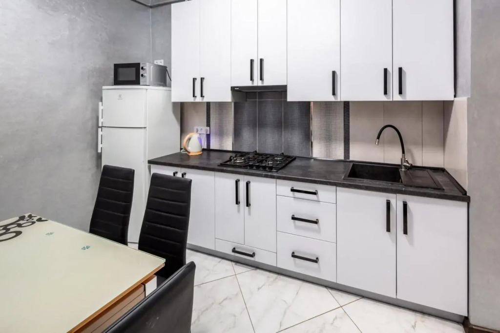 Apartment with 2 bedrooms near Opera House Gorodotska Street