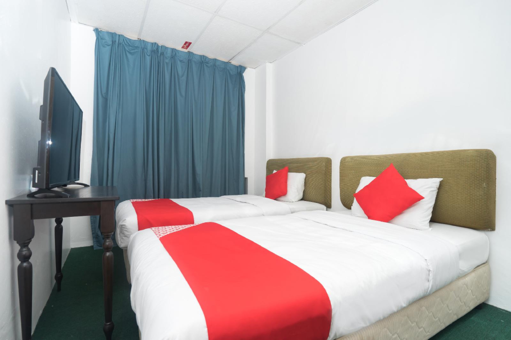 OYO 757 MFU Firdaus Hotel