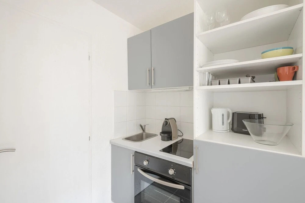 Studio With a Courtyard Place Gambetta