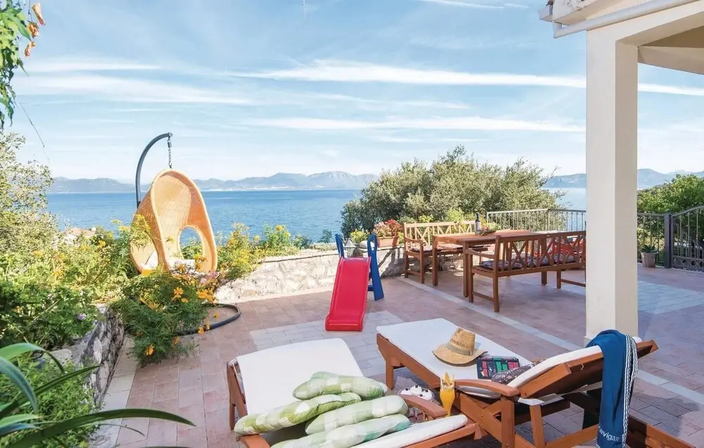 Stunning Home in Crkvice With Wifi and 3 Bedrooms
