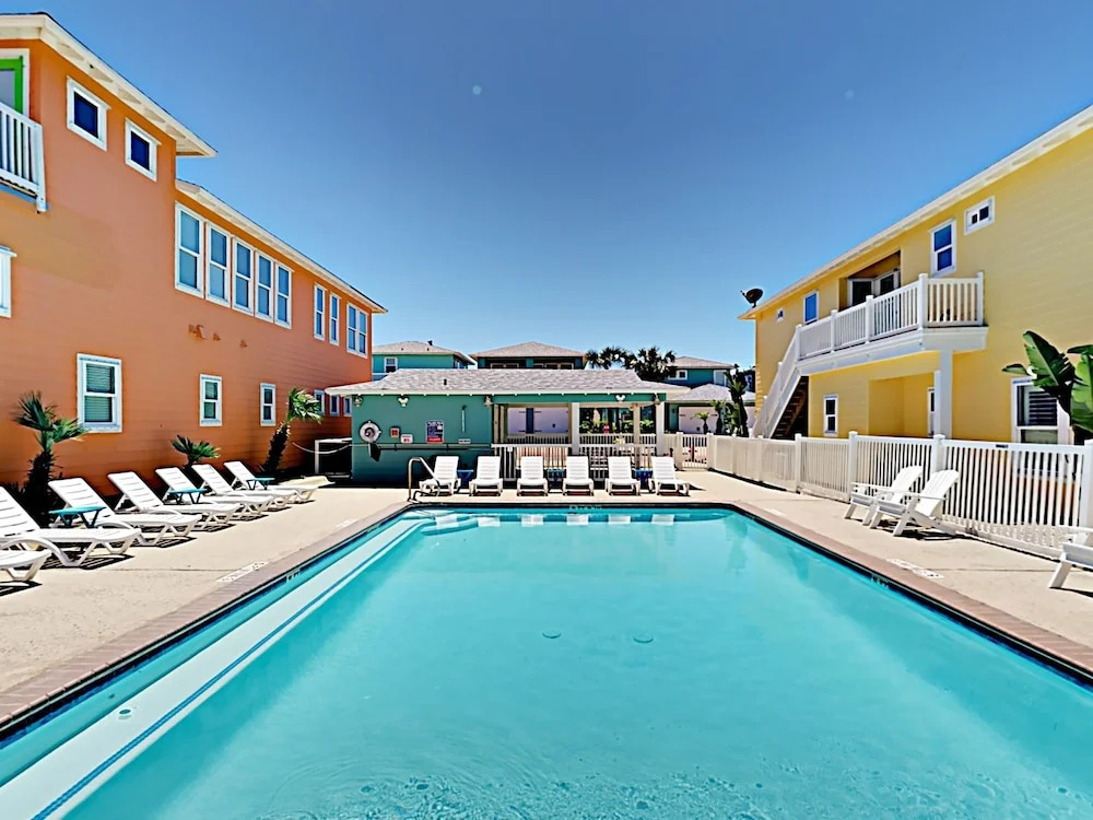 New Listing! Ge Walk Charmer -- Near Beach 3 Bedroom Home