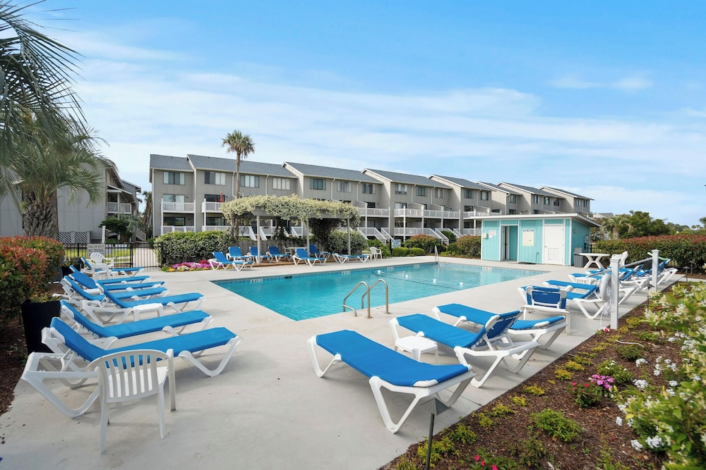 Oceanfront St Helena Island Condo w/ Beach Access!