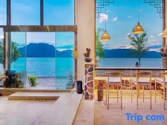 Lugu Lake Scenic Area Shuitian Yishe Loft Lakeview Vacation Apartment