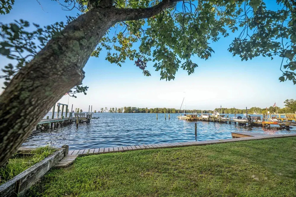 Waterfront Edenton Bay Cottage - Walk to Dtwn