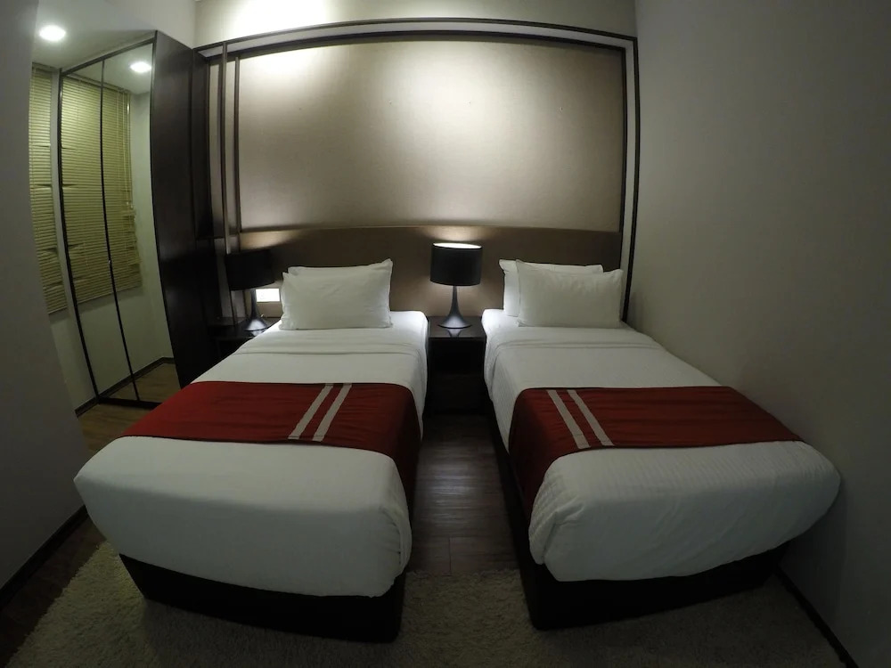 Summertime Maritime Suites