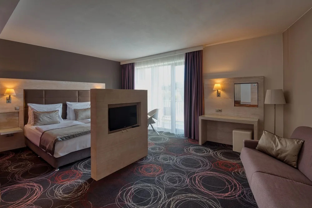 Aura Hotel Adults Only