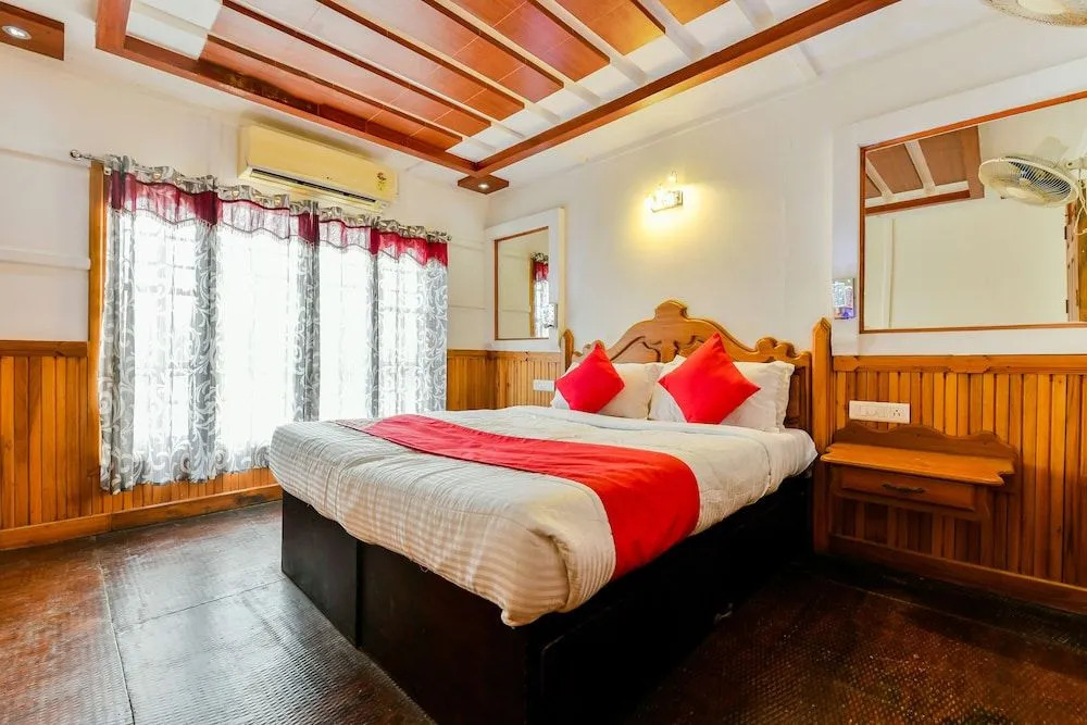 OYO 23231 KHBO Gold Sharing Houseboat