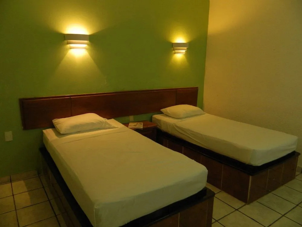Hotel Revolucion