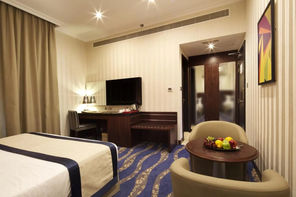 Raviz Center Point Hotel