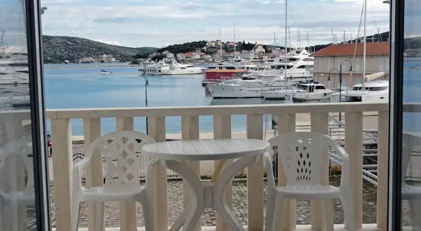 Villa Mira Apartments