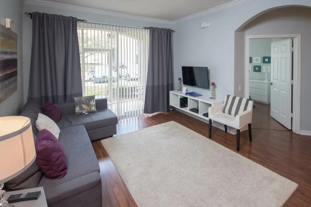 Wheelchair Friendly Newly Renovated 15 Min/disney 3 Bedroom Condo