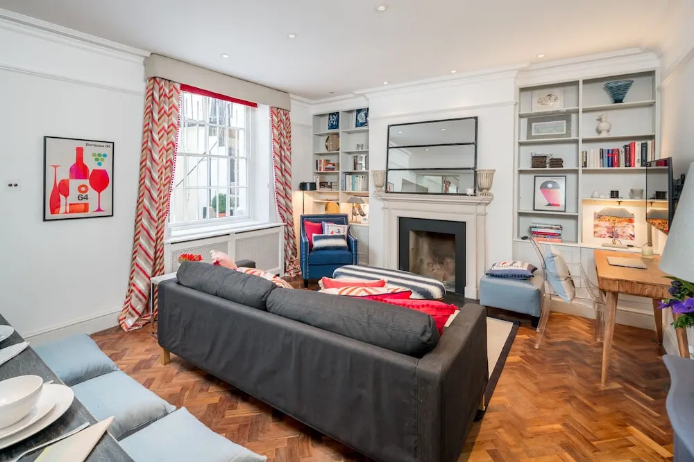 JOIVY Charming 1BR flat w Patio in the Heart of Pimlico