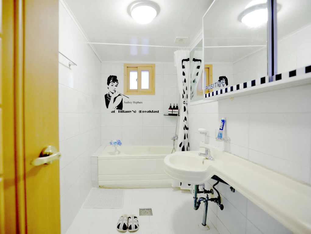The Blossom Yeonnam Guesthouse