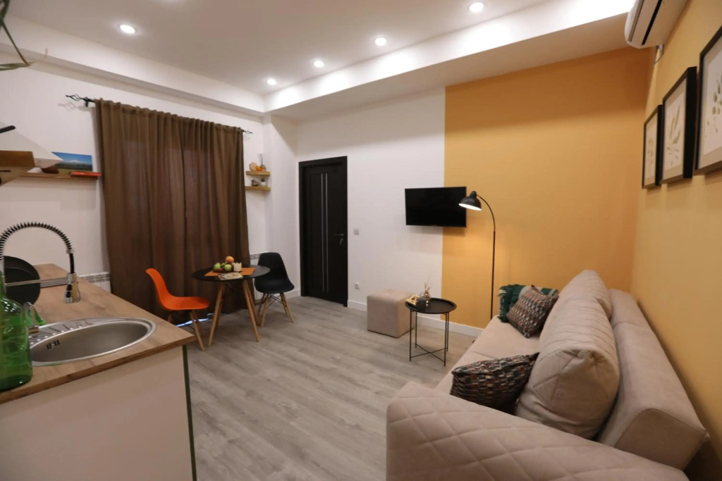 Tulip - 1BR - Self Checkin - Garden - BBQ - Netfli#
