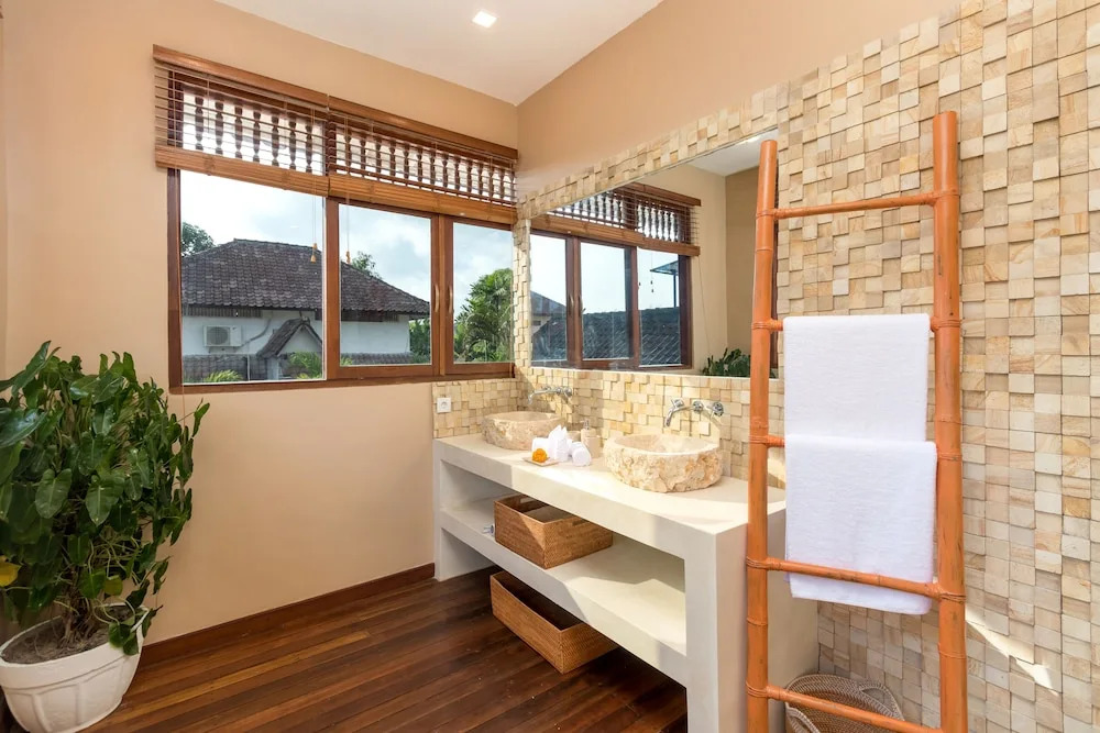 Villa Lisabella by Villa Finder