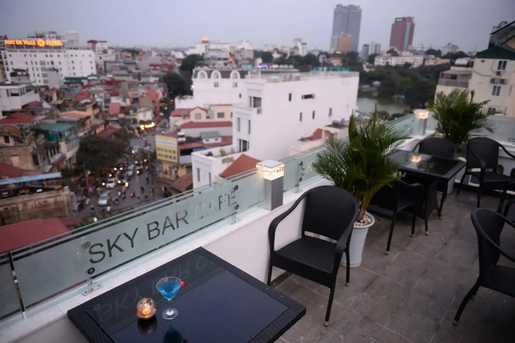 Victor Metropolis Hotel & Rooftop Bar