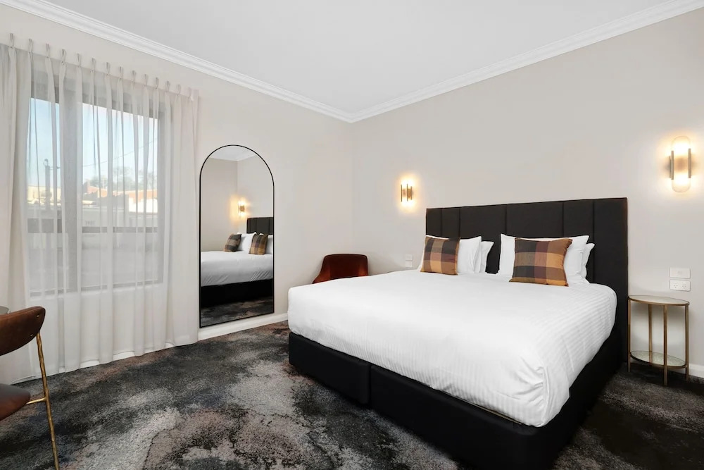 St Hugh Hotel Wagga Wagga