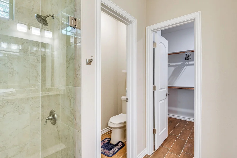Grand Prairie Gem w/ Yard ~ 5 Mi to At&t Stadium!