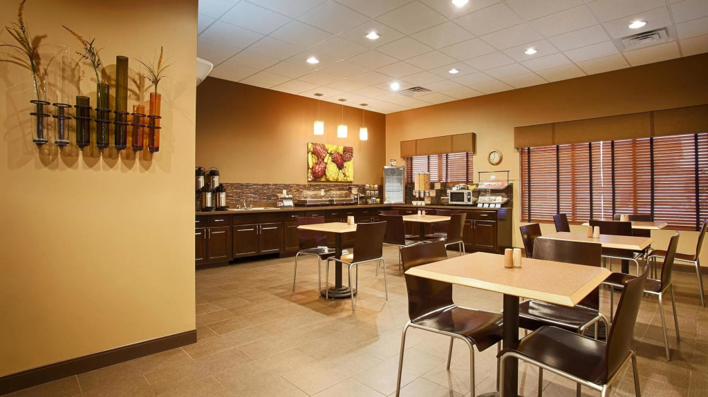 Best Western Plus Night Watchman Inn & Suites