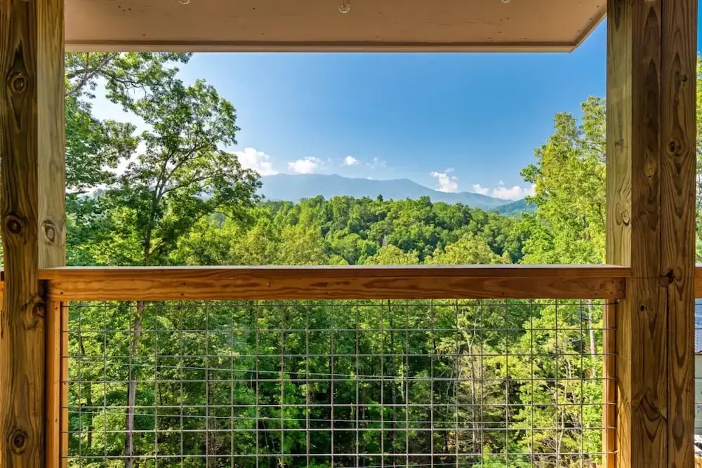 Tranquil Mountain Getaway By Ghosal Luxury Lodging