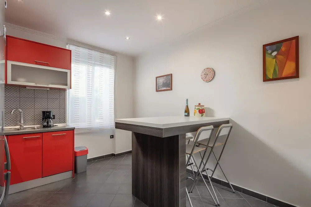 Quiet City Apartment Dexa