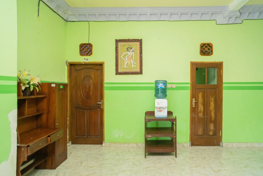 RedDoorz Syariah near Predator Fun Park Batu 2