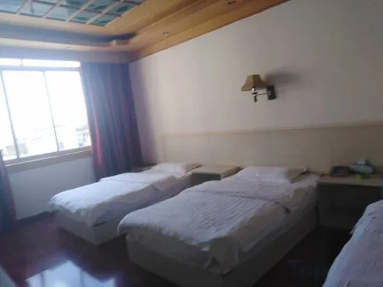 Xuanwei Shenghui Business Hotel