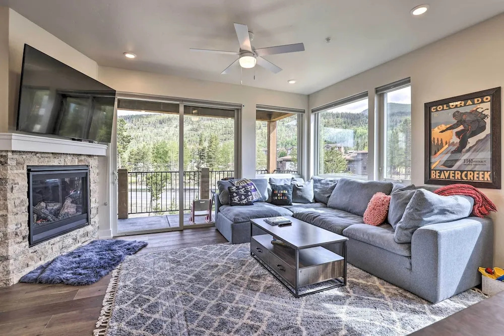 Walk to Lifts: Condo w/ Mtn Views in Keystone!
