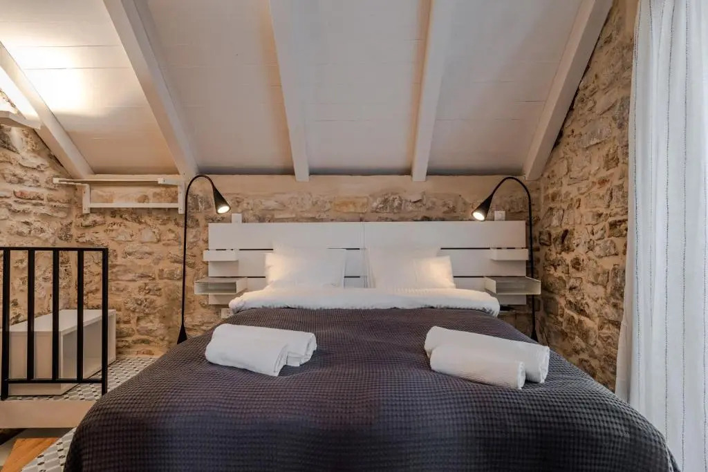 No.5 Luxury Studio