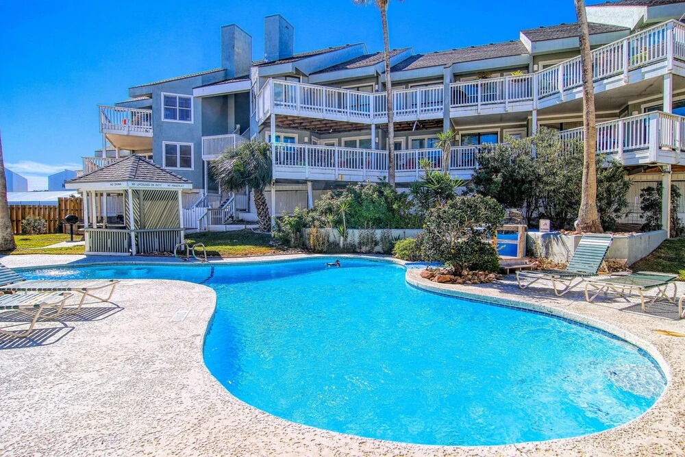 Third Floor Seabatical Condo in Mustang Island by Redawning