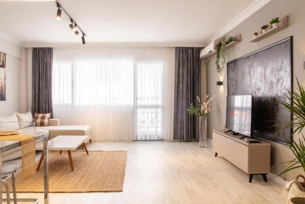 Gorgeous Flat With Balcony in Izmir Konak