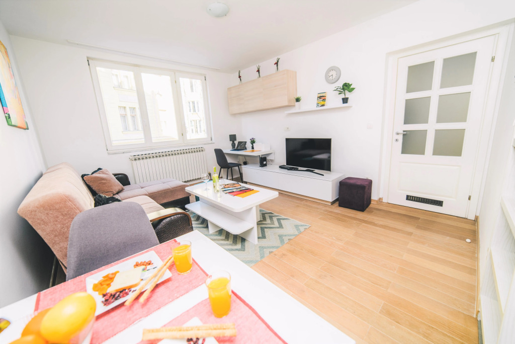 Modern 2bdr Apartment-cathedral View-best Location