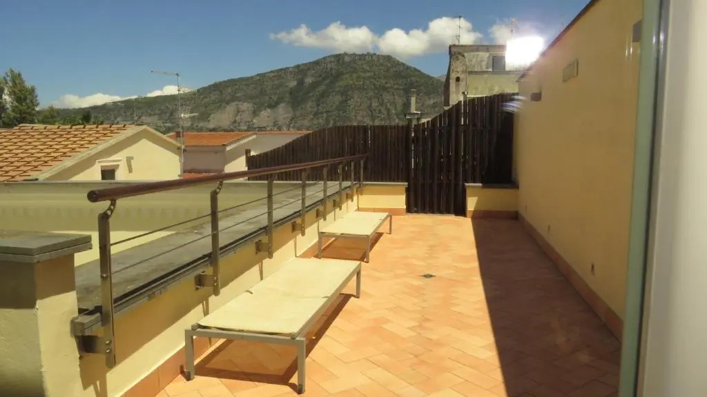 Seven Hostel & Rooms