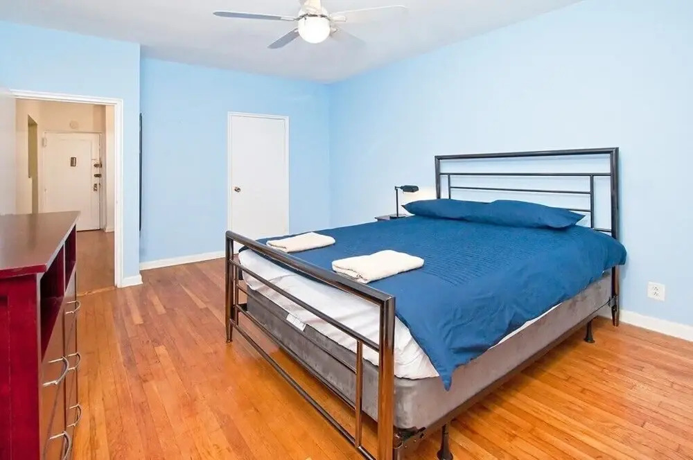 Cozy 2 BR on Upper East Side