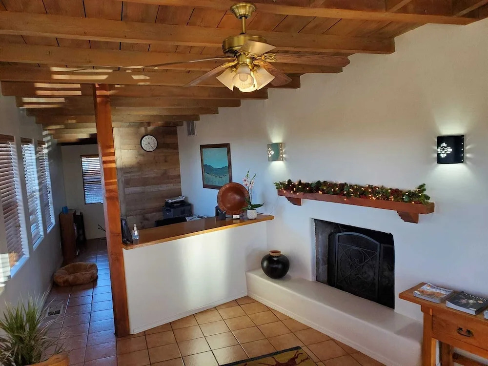 Pecos Trail Inn