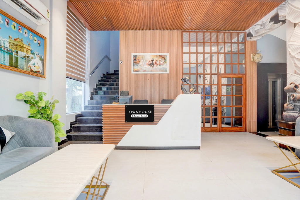 Super Townhouse by OYO Red Cross Amritsar Formerly Amar Villa