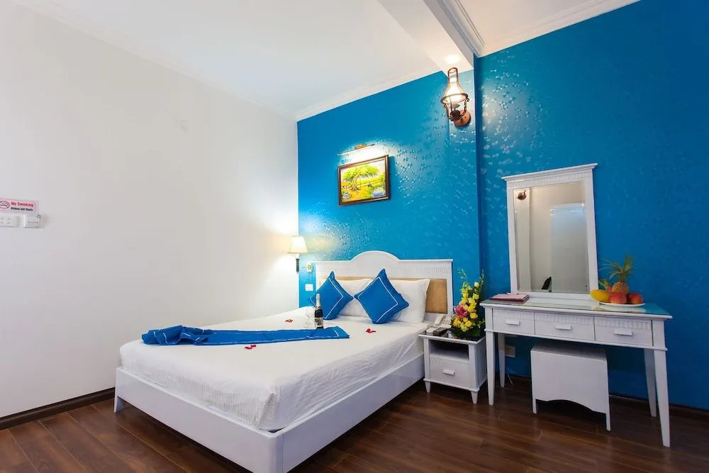 Friends Inn  Travel