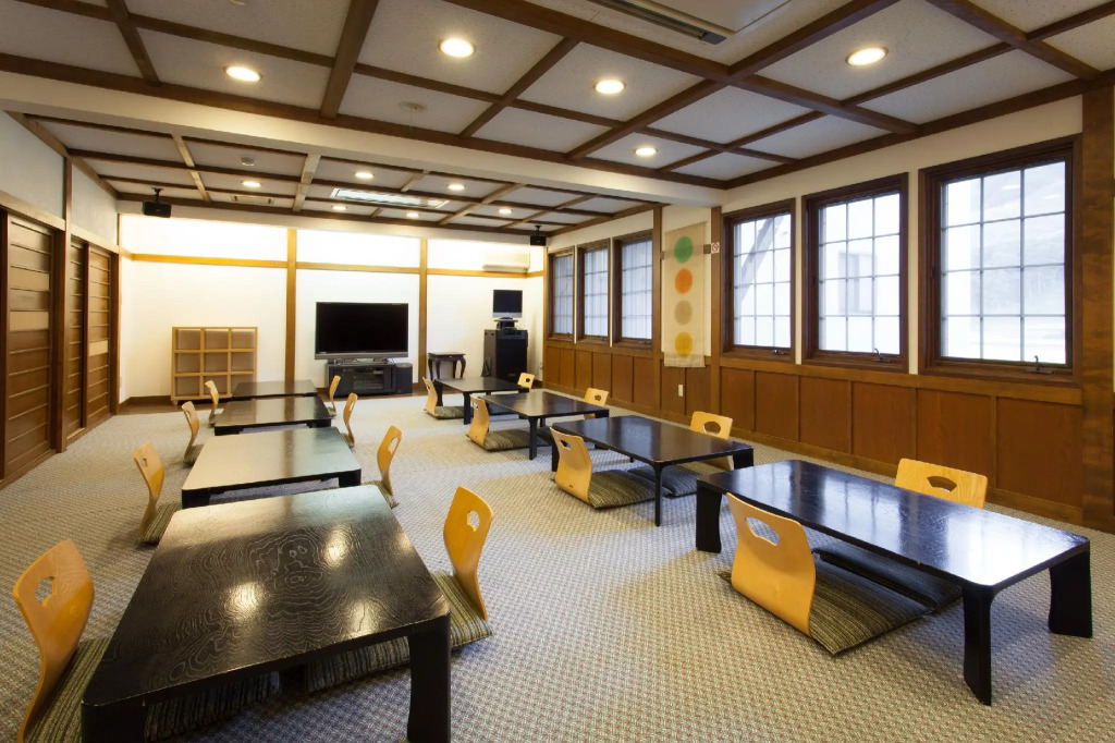 Schole Hakuba