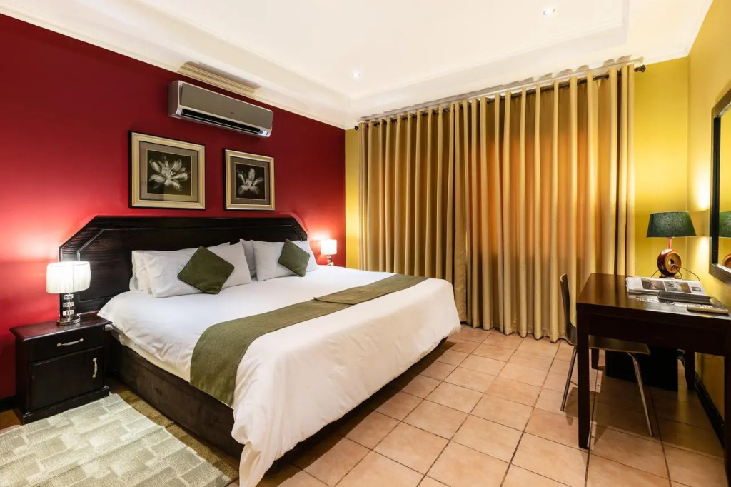 Oasis Hotel