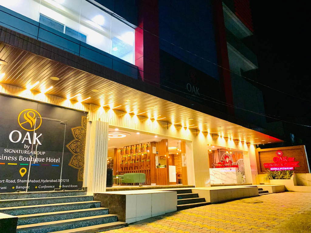 Hotel oak by Mega Groups