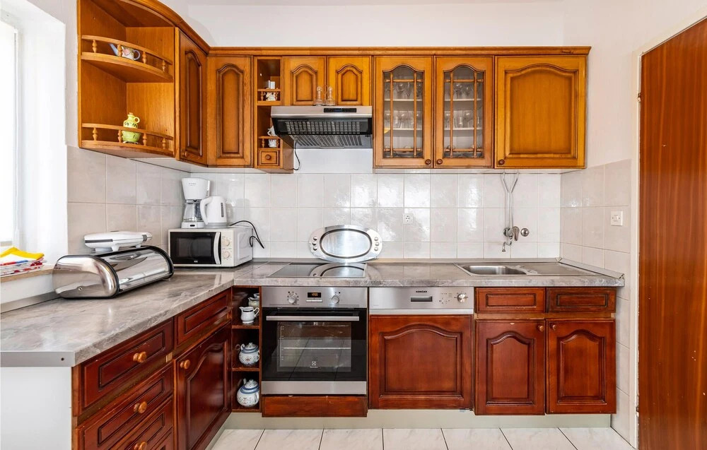 Five-Bedroom Holiday Home In Rovanjska