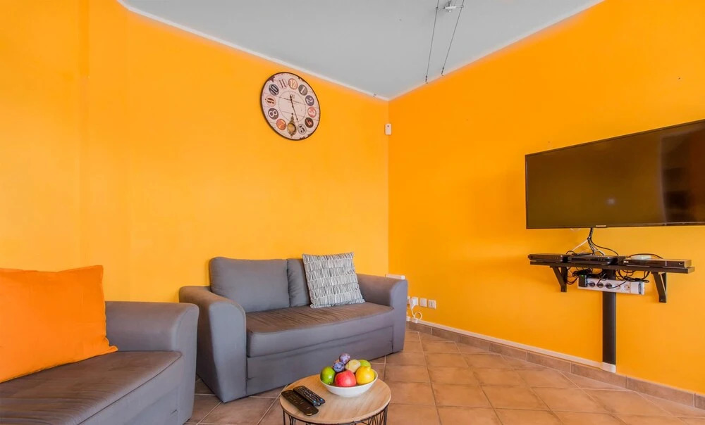 Warme - Commodore Apartment 3