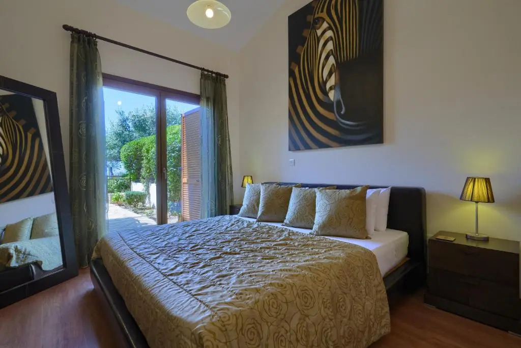 3 bedroom Villa Athina with private pool and golf views, Aphrodite Hills Resort