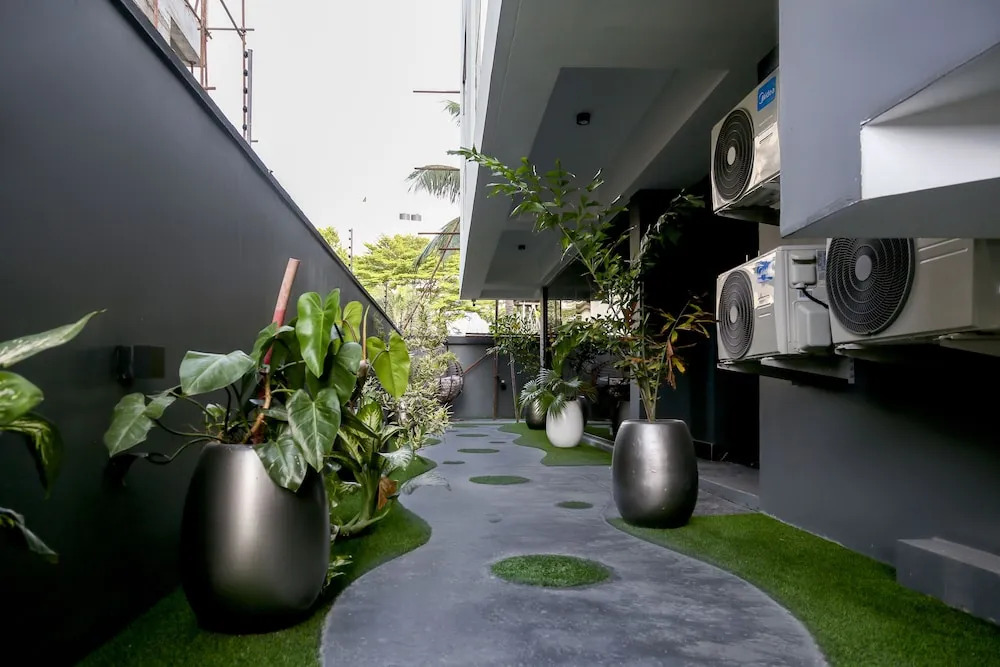 George Residence Banana Island
